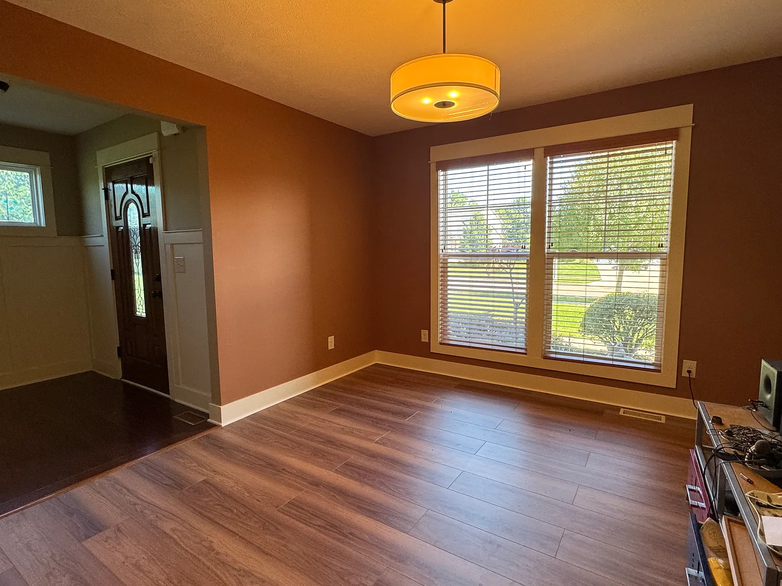4 bed, 2.5 bath, 2462 sqft, $3,000 — Photo 4