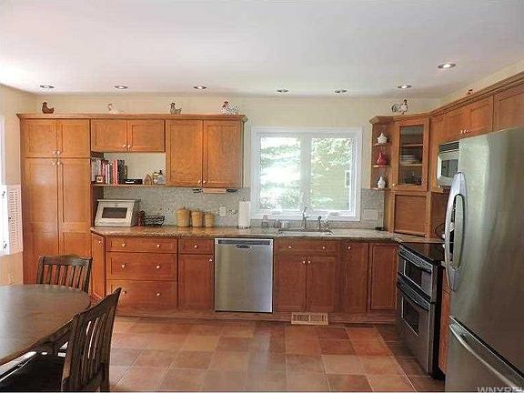 2nd image of 39 Doral Ct