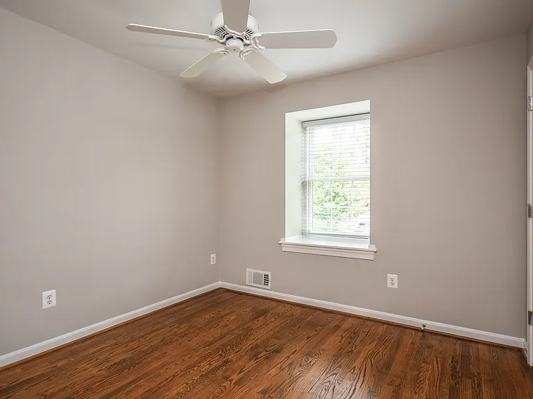 1211 Vinita Ln — Photo 36
