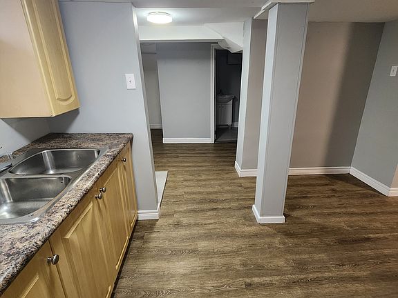 4th image of 1085 Hickory Rd #2