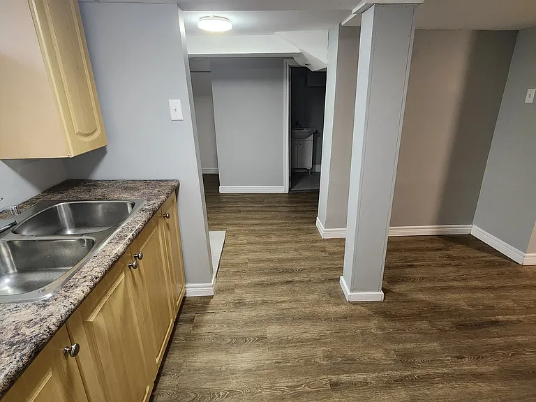 1085 Hickory Rd #2 — Photo 4