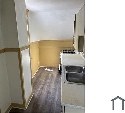 4th image of 4914 Hamm Ave #2