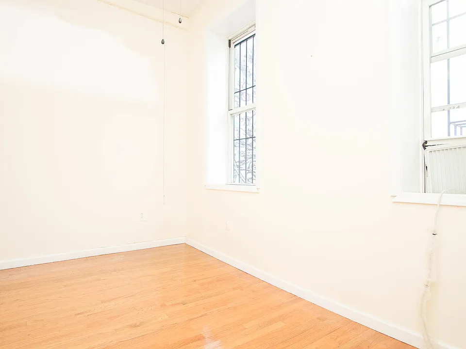 175 Stockholm St #310