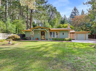 383 Whispering Pines Ln, Grants Pass, OR 97527