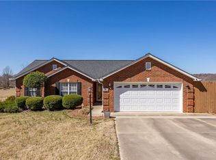 5557 Rolling Meadows Rd, Randleman, NC 27317