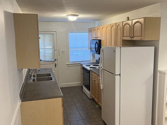 5th image of 2117 Maryland Ave APT 2