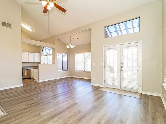 5th image of 1221 Settlers Way