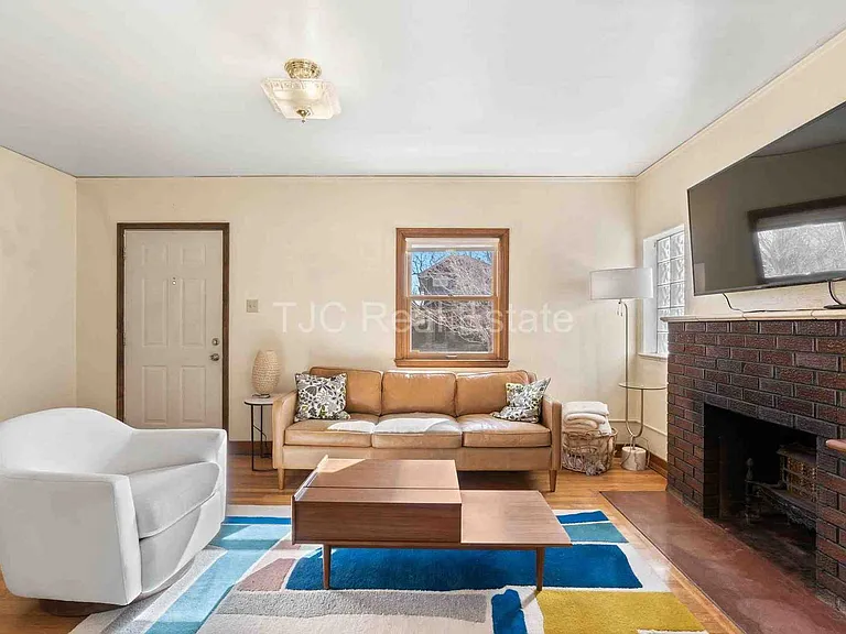 2675 Stuart St — Photo 6