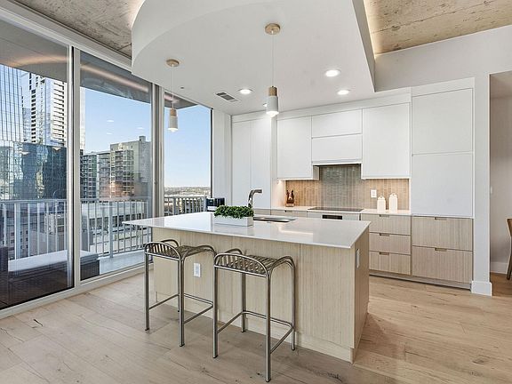 5th image of 360 Nueces St APT 1217