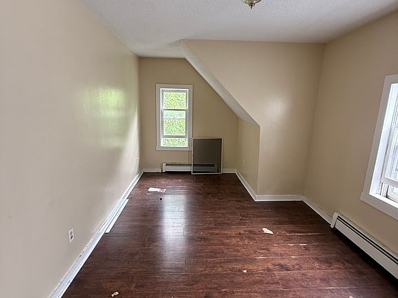 5th image of 302 Greenwich Ave Floor 3