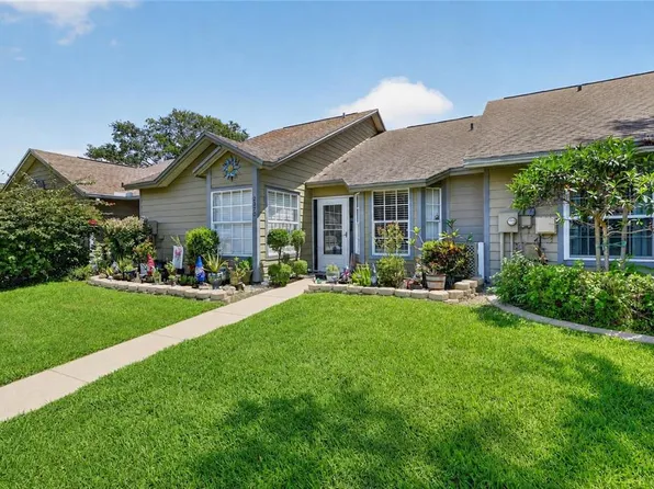 2370 Bentley Dr, Palm Harbor, FL 34684