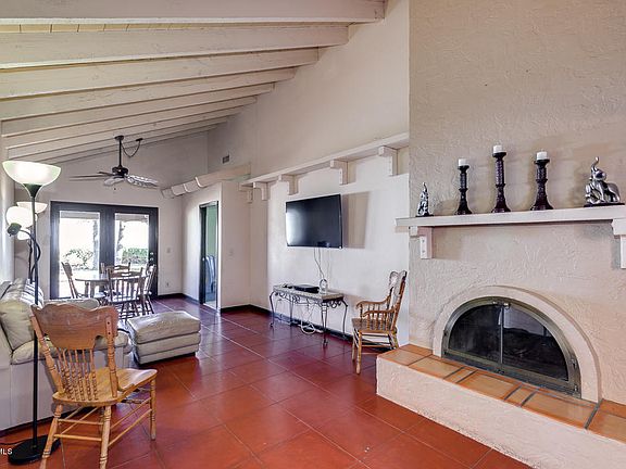 5th image of 3022 E Columbus Ave