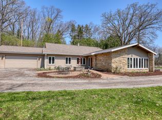 3848 N Sawyer Rd, Oconomowoc, WI 53066