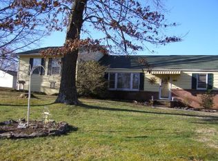 5917 Oak Rd, Knoxville, TN 37912