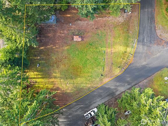 2nd image of 451 N Standstill Drive S