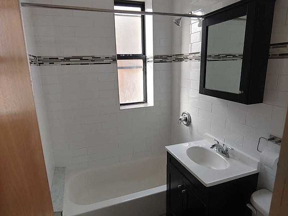 4th image of 292 Midwood St APT A3