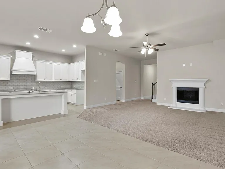 1316 Hudson Ln — Photo 15