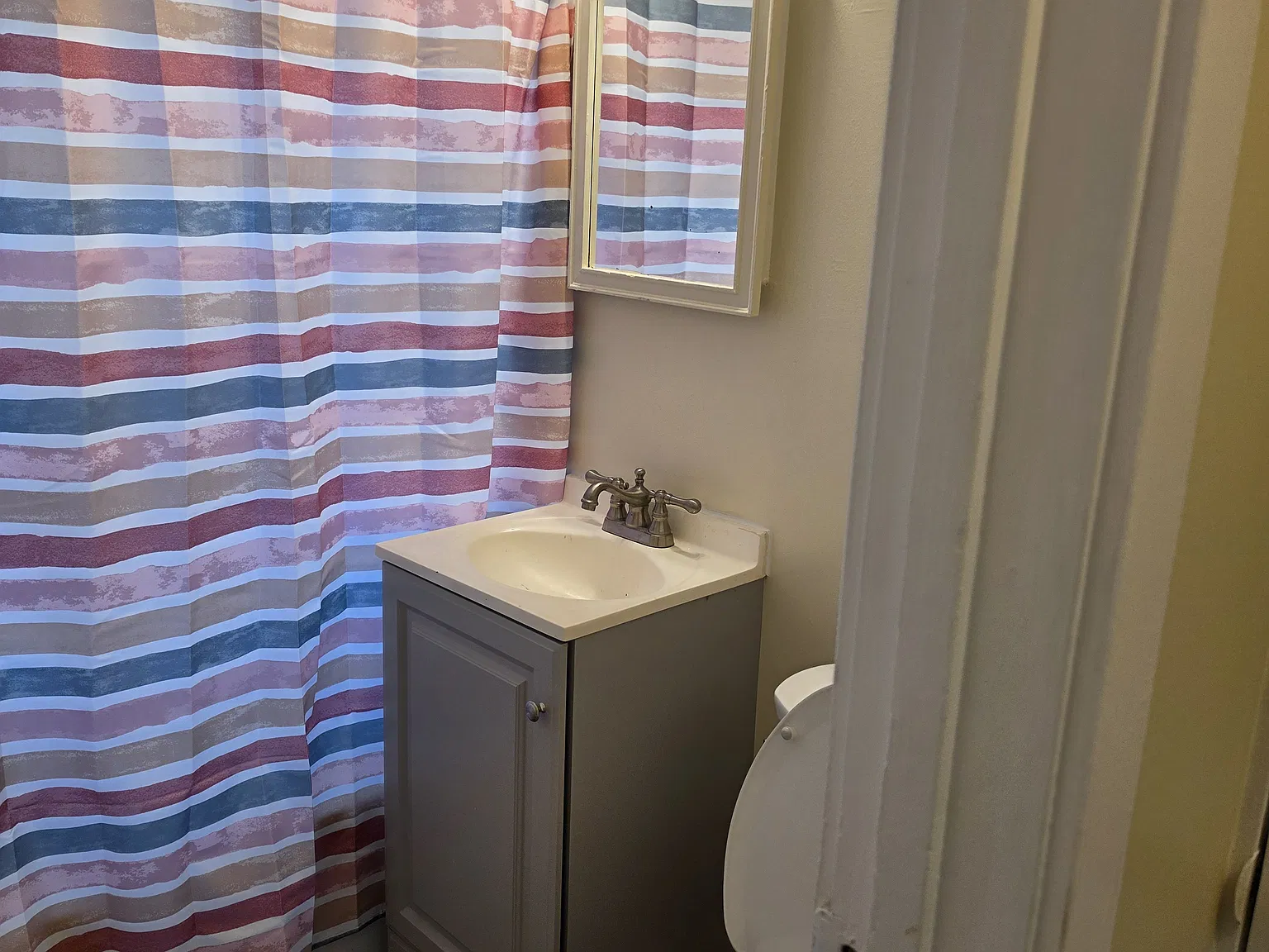 2 bed, 950 sqft, $1,050 — Photo 2