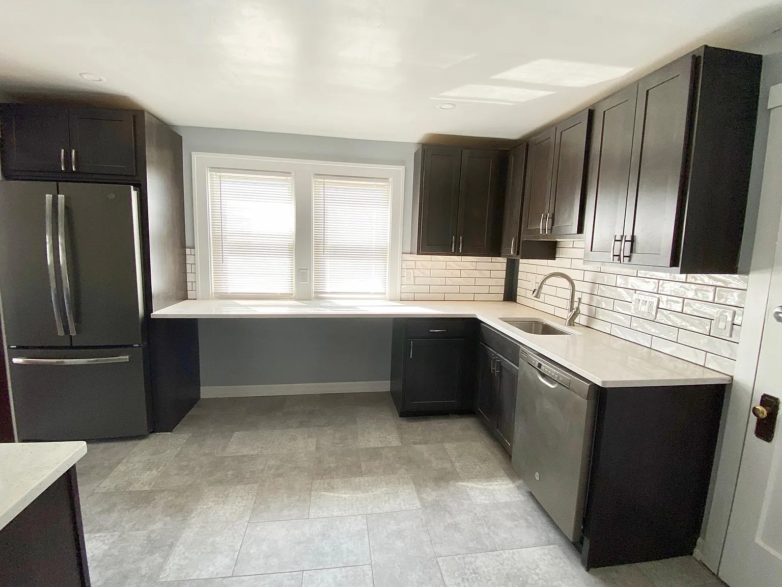 3 bed, 1500 sqft, $2,295 — Photo 3