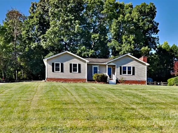 161 Rainbow Dr, Stanley, NC 28164