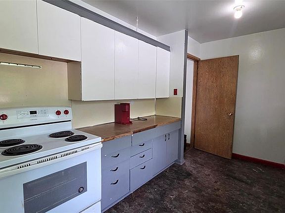 3rd image of 364 Ardal St