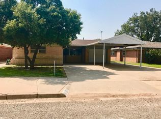 212 Detroit Dr, Levelland, TX 79336