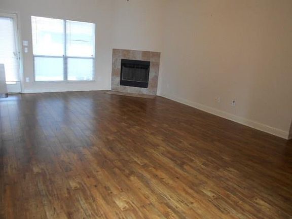 3rd image of 431 Parker Dr