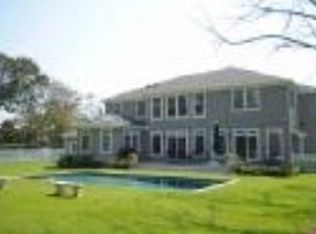 24 South Rd, Westhampton, NY 11978