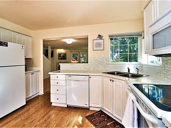 5th image of 13306 SE 272nd St APT A104