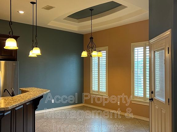 5th image of 4404 Kiwi Ave