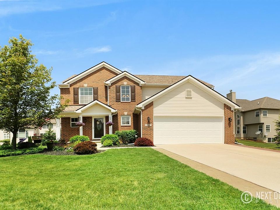 1st image of 759 Pembroke Dr