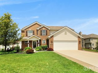 759 Pembroke Dr, Saline, MI 48176