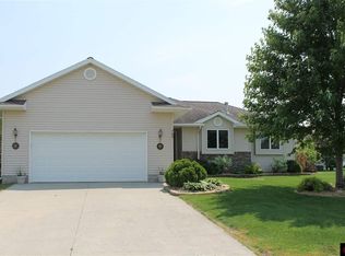760 Luiken St, Lake Crystal, MN 56055