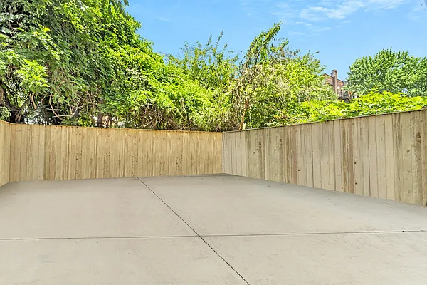 Rented by Compass | media 25