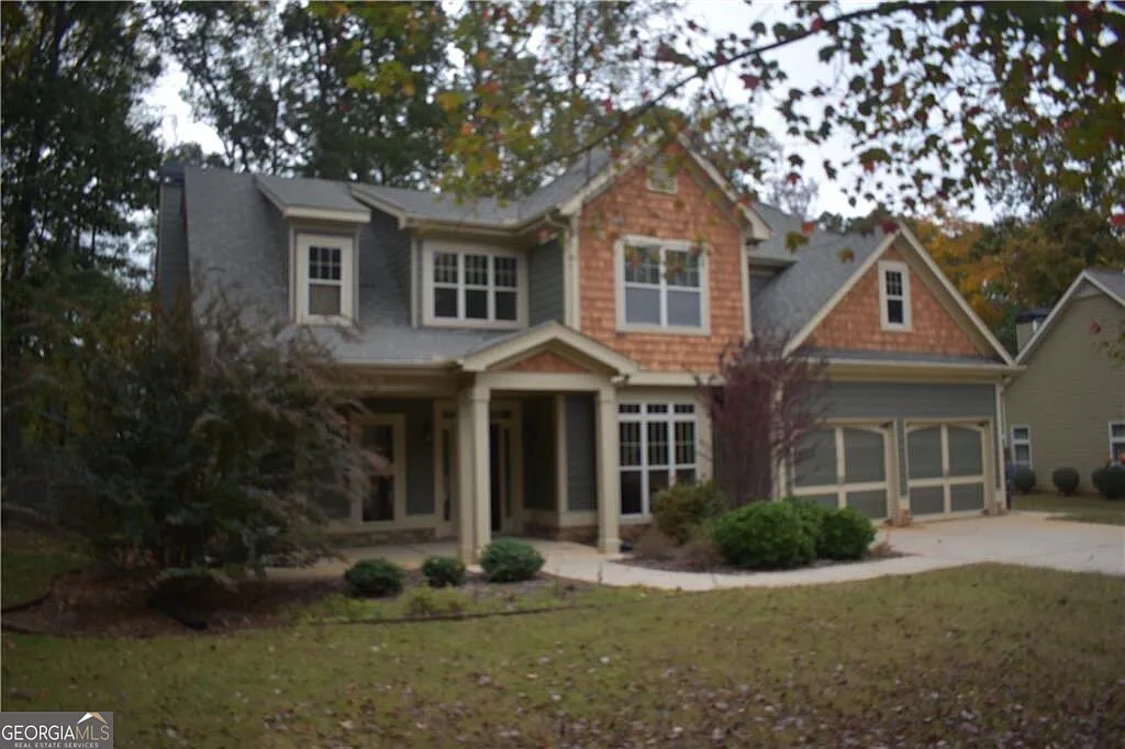 4 bed, $2,700 — Photo 2