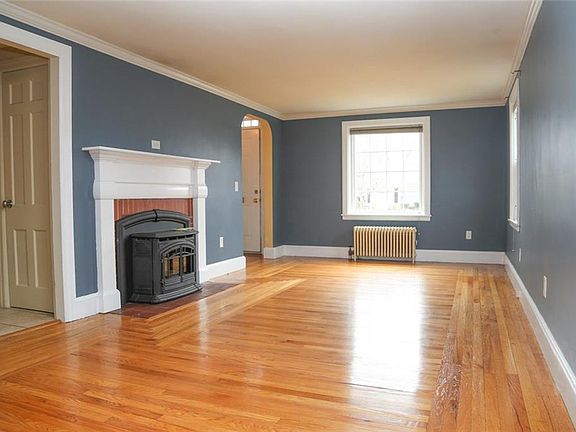 4th image of 737 Narragansett Pkwy