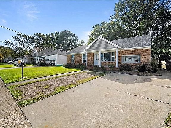 4th image of 3477 Vivian St
