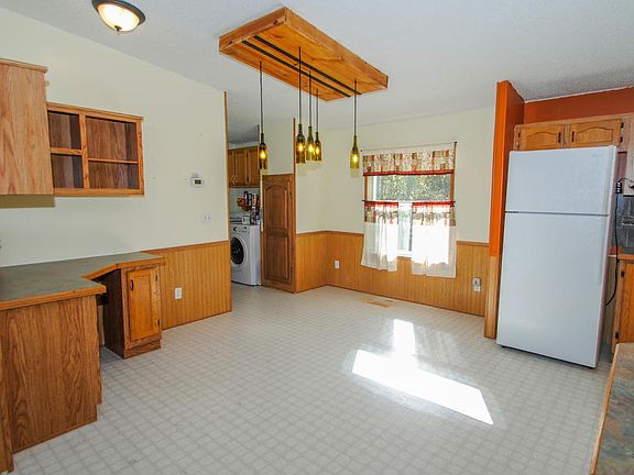 4th image of 2706 Golden Gate Ave SE
