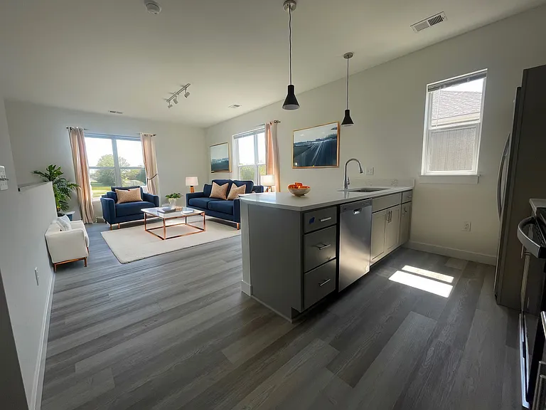 Point Gardens Apartments — Photo 40