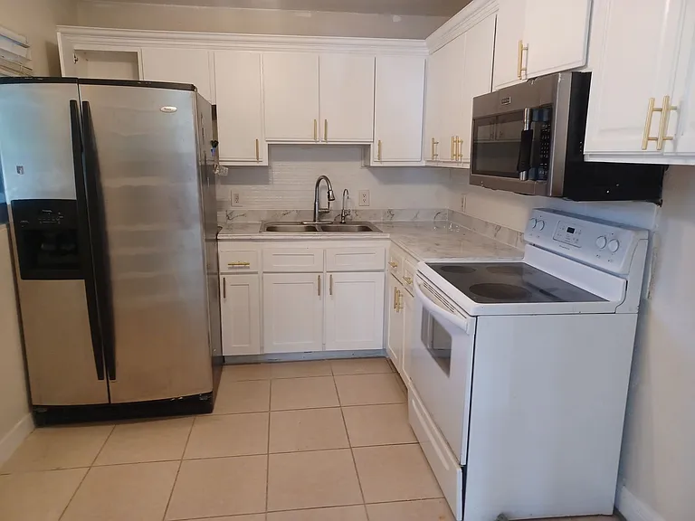 4808 Lucaya Dr — Photo 5