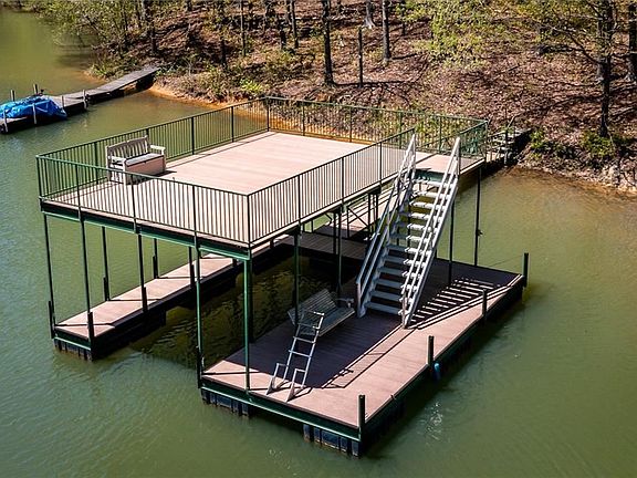 3rd image of 460 Chandler Place Dr