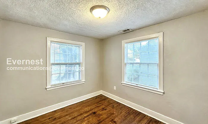 761 Whitney Ave — Photo 8