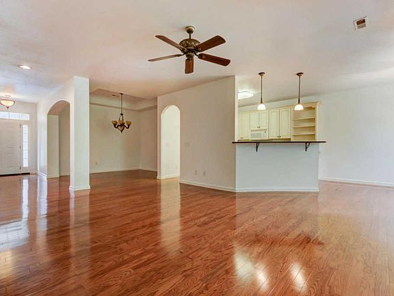 4th image of 1518 Graybrook Ln