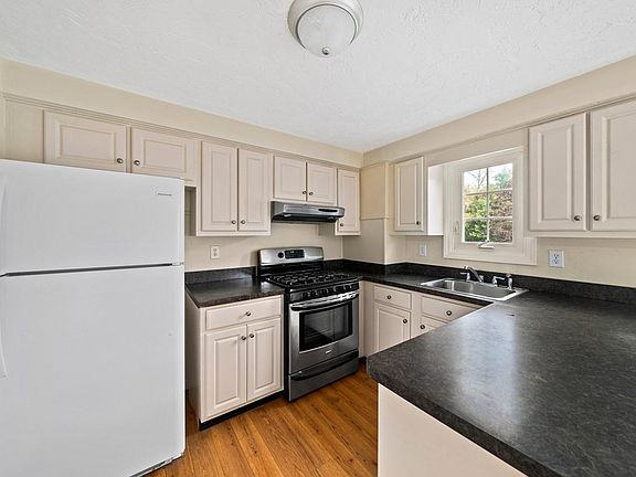 4th image of 20 Washington St APT 2