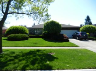 3445 Drover Ln, Darien, IL