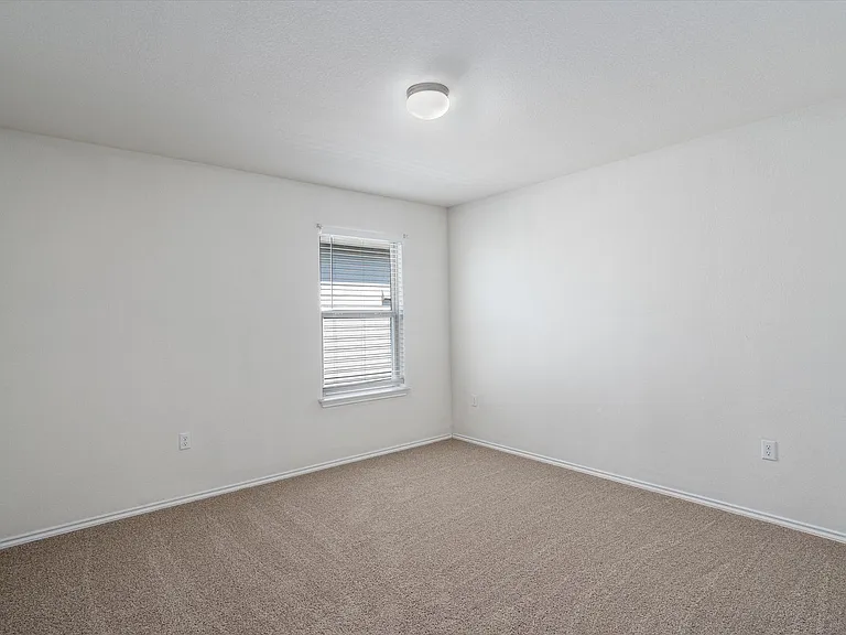 146 Russet Trl — Photo 28