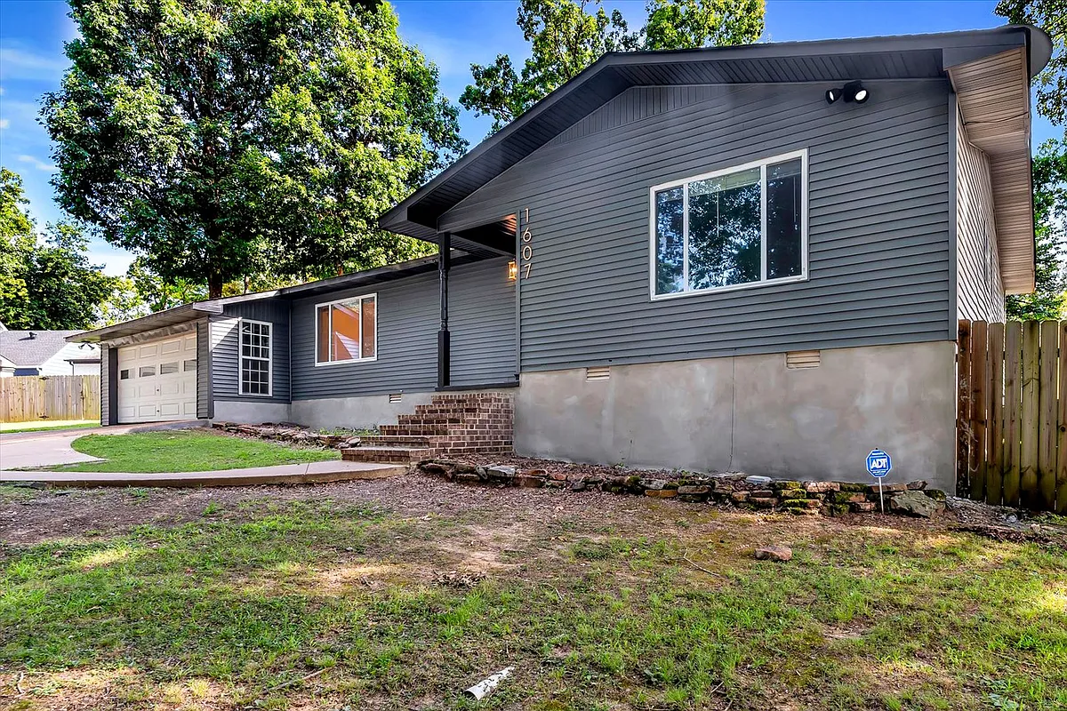 Building Photo - 1607 Merrywood Cv