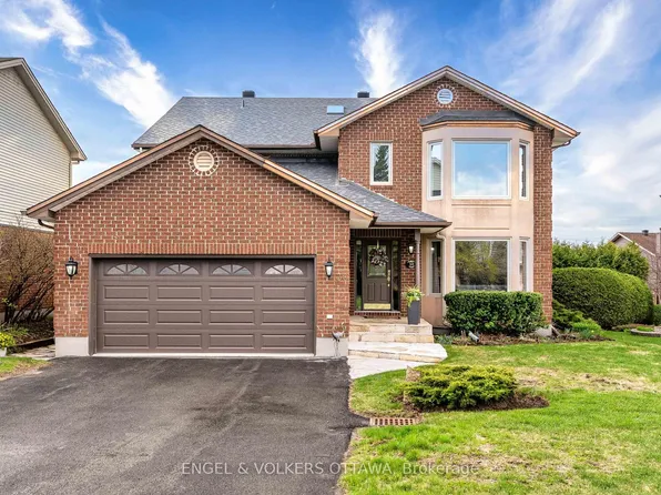 30 Huntings End Ave, Ottawa, ON K2M 1R3