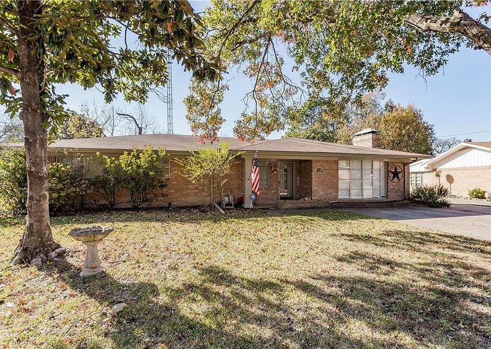 1st image of 1408 Mockingbird Ln