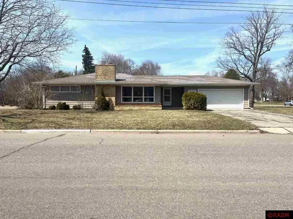 350 Carol Ct, North Mankato, MN 56003